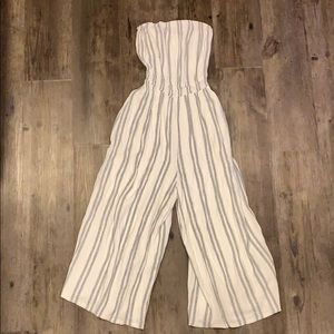 URBAN OUTFITTERS STRAPLESS JUMPSUIT SIZE SMALL